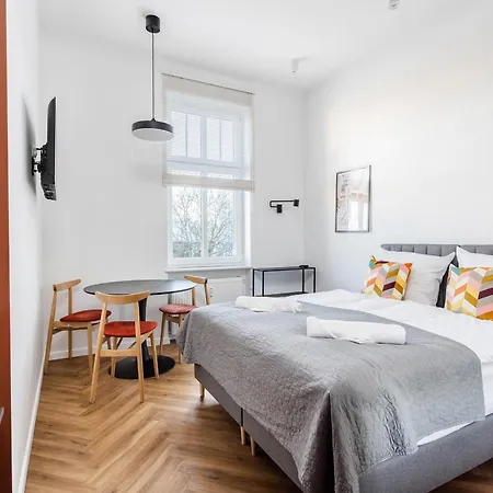 Przytulne I Komfortowe Studia Very Berry W Poznaniu By Renters