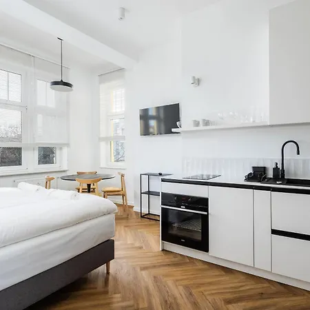 Przytulne I Komfortowe Studia Very Berry W Poznaniu By Renters Апартаменты *