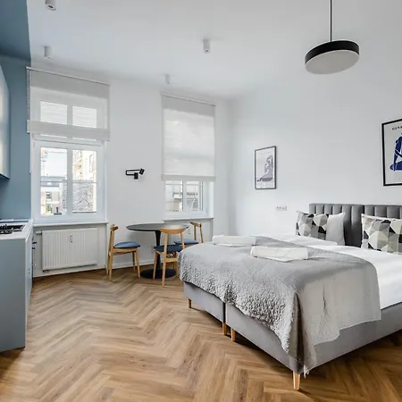 Przytulne I Komfortowe Studia Very Berry W Poznaniu By Renters Апартаменты *
