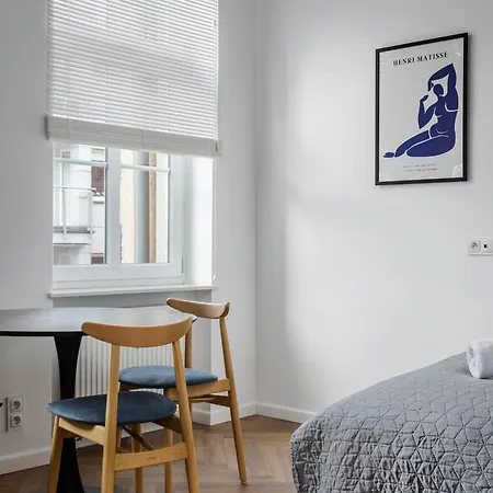 Przytulne I Komfortowe Studia Very Berry W Poznaniu By Renters Posen