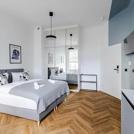 Przytulne I Komfortowe Studia Very Berry W Poznaniu By Renters Познань