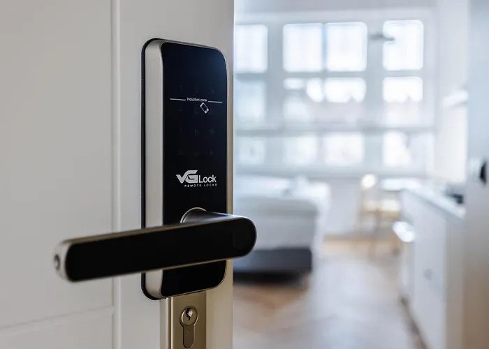 Przytulne I Komfortowe Studia Very Berry W Poznaniu By Renters * ポズナン