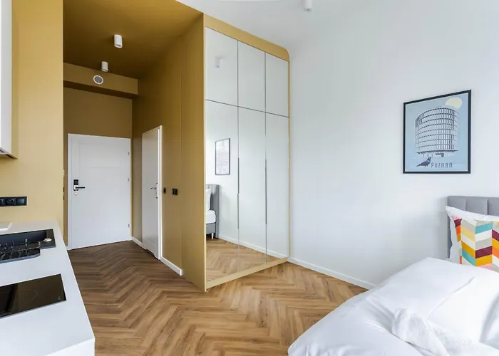 Przytulne I Komfortowe Studia Very Berry W Poznaniu By Renters ポズナン