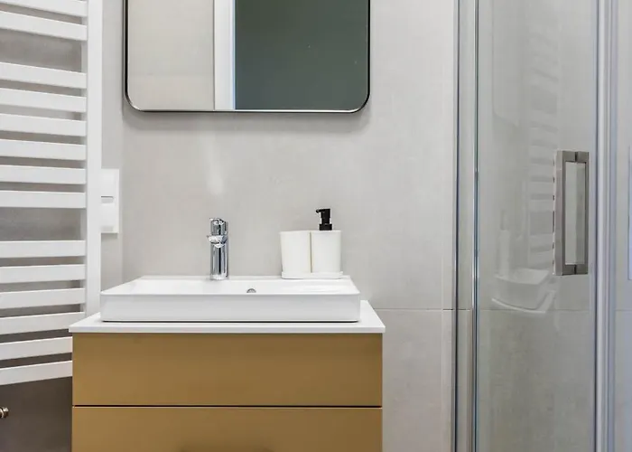 Przytulne I Komfortowe Studia Very Berry W Poznaniu By Renters * ポズナン