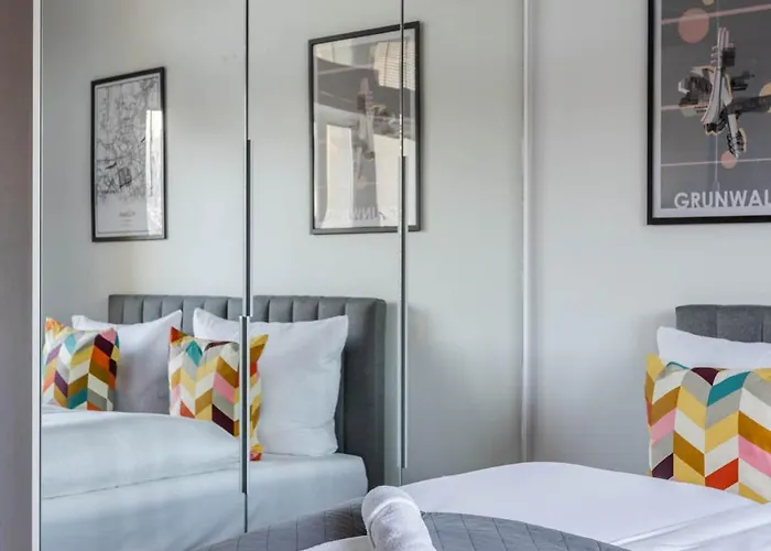 Przytulne I Komfortowe Studia Very Berry W Poznaniu By Renters * ポズナン