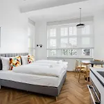 Przytulne I Komfortowe Studia Very Berry W Poznaniu By Renters شقة بوزنان