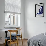 Przytulne I Komfortowe Studia Very Berry W Poznaniu By Renters بوزنان
