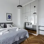 Przytulne I Komfortowe Studia Very Berry W Poznaniu By Renters * بوزنان