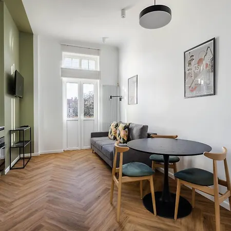 Lejlighed Przytulne I Komfortowe Studia Very Berry W Poznaniu By Renters