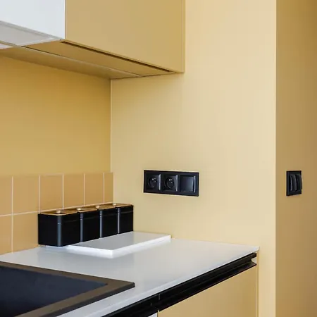 Przytulne I Komfortowe Studia Very Berry W Poznaniu By Renters Πόζναν