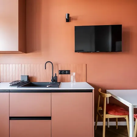 Lejlighed Przytulne I Komfortowe Studia Very Berry W Poznaniu By Renters *