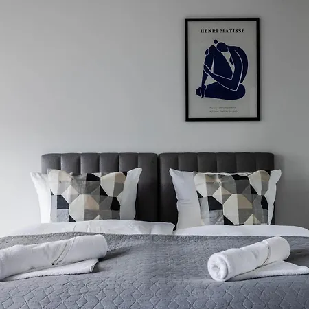 Przytulne I Komfortowe Studia Very Berry W Poznaniu By Renters * Πόζναν