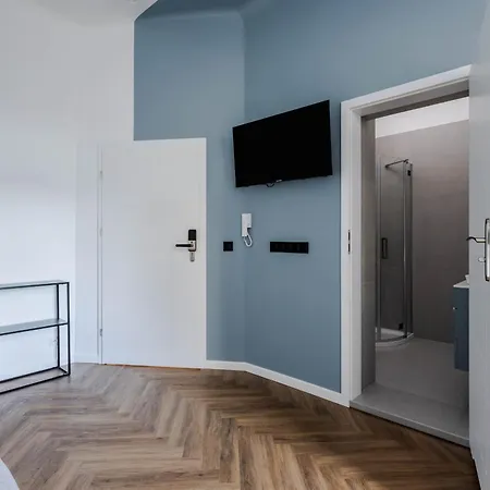 Lejlighed Przytulne I Komfortowe Studia Very Berry W Poznaniu By Renters *