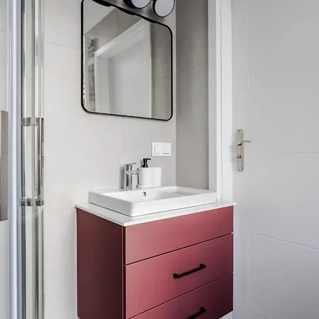 Przytulne I Komfortowe Studia Very Berry W Poznaniu By Renters Πόζναν