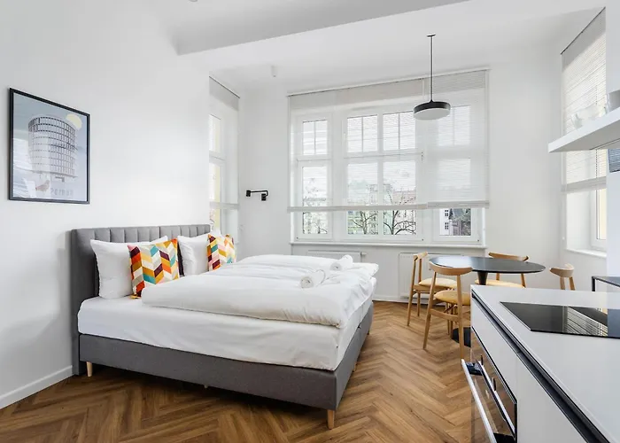 Przytulne I Komfortowe Studia Very Berry W Poznaniu By Renters Апартаменты Познань