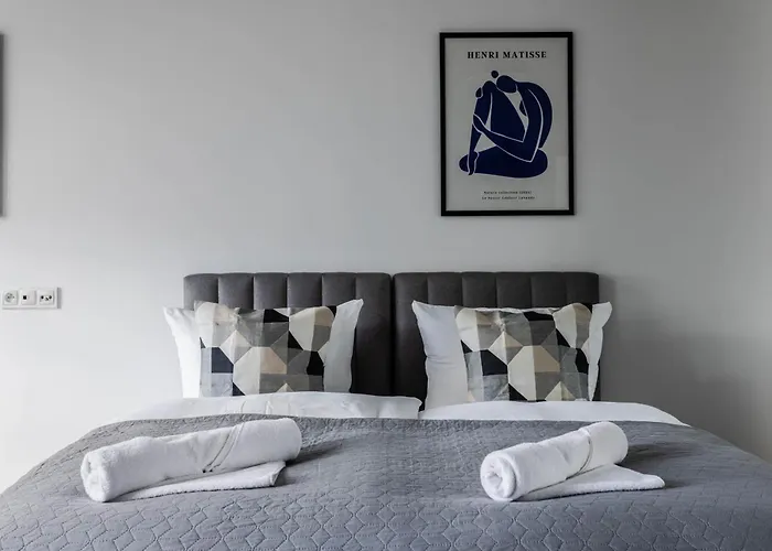 Przytulne I Komfortowe Studia Very Berry W Poznaniu By Renters * Познань