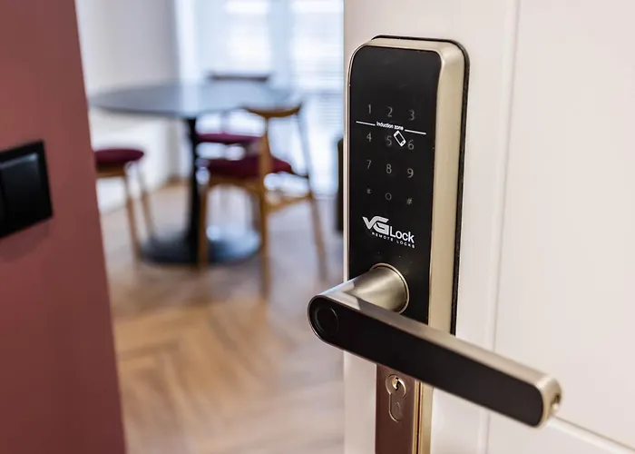 Przytulne I Komfortowe Studia Very Berry W Poznaniu By Renters * Познань